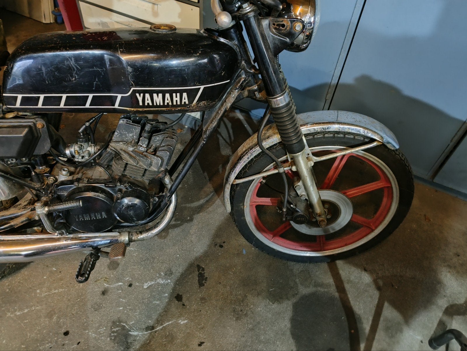 ik koop brommers scooters moto's voor opmaak