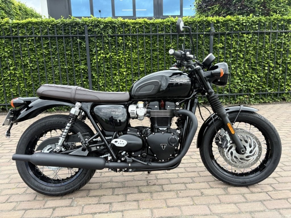 Triumph T 120 Black