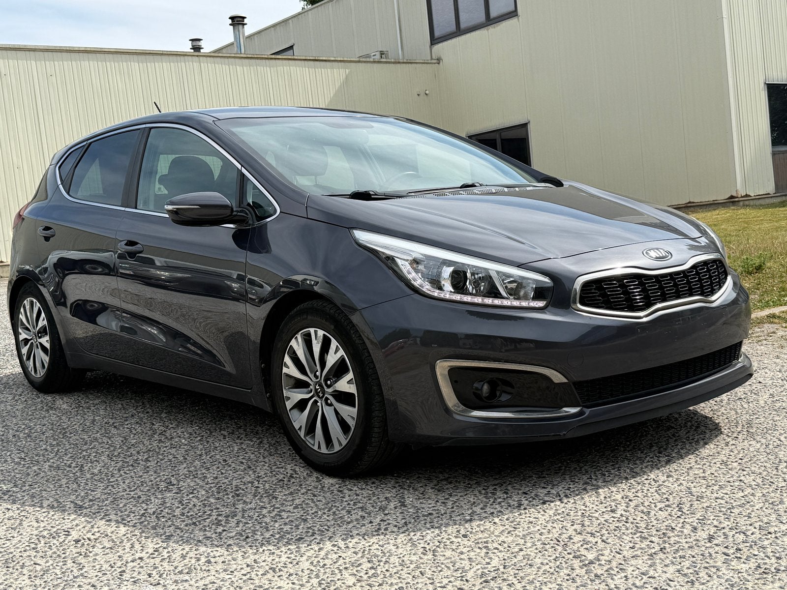Kia Ceed 1.4i Navi/Camera 2017, Autos, Kia, Argent ou Gris, Achat, Euro 6, Entreprise