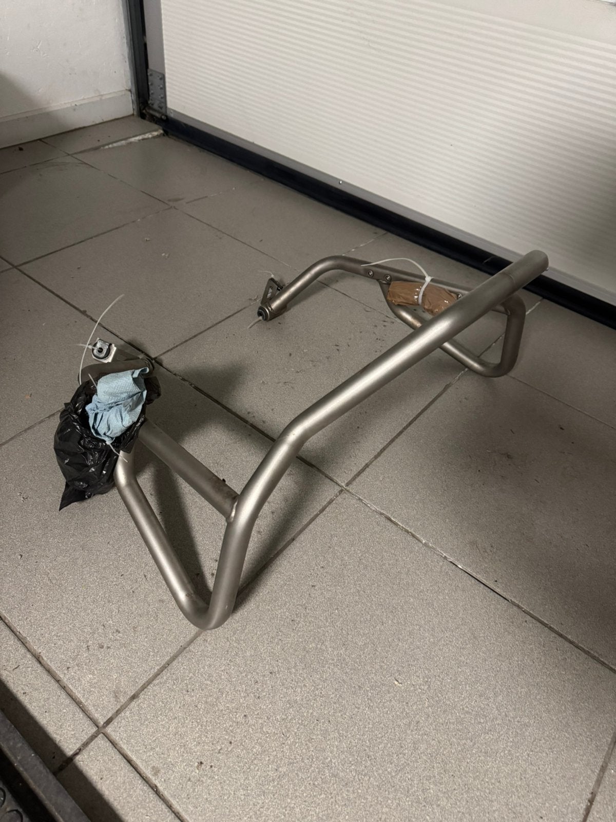 Originele crashbar Honda Africa Twin, Enlèvement