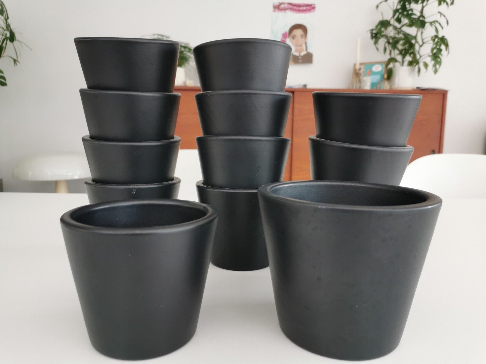 Bloempotjes Zwart, Tuin en Terras, Ophalen, Rond, Zo goed als nieuw, Terracotta