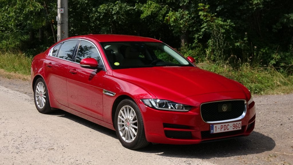 Jaguar XE Prestige, Autos, Achat, 1800 kg, Entretenue par le concessionnaire, 120 kW