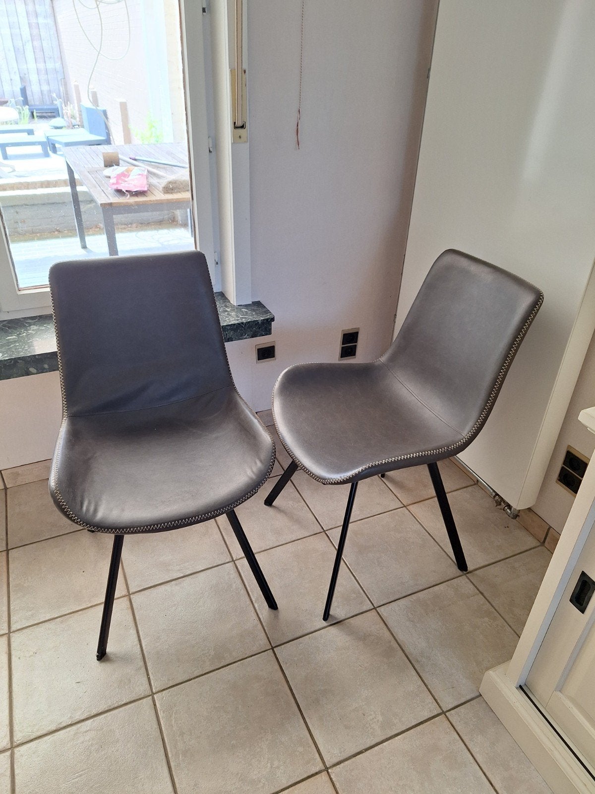 2 makkelijk zittende kuipstoelen, Ophalen, Zo goed als nieuw, Twee