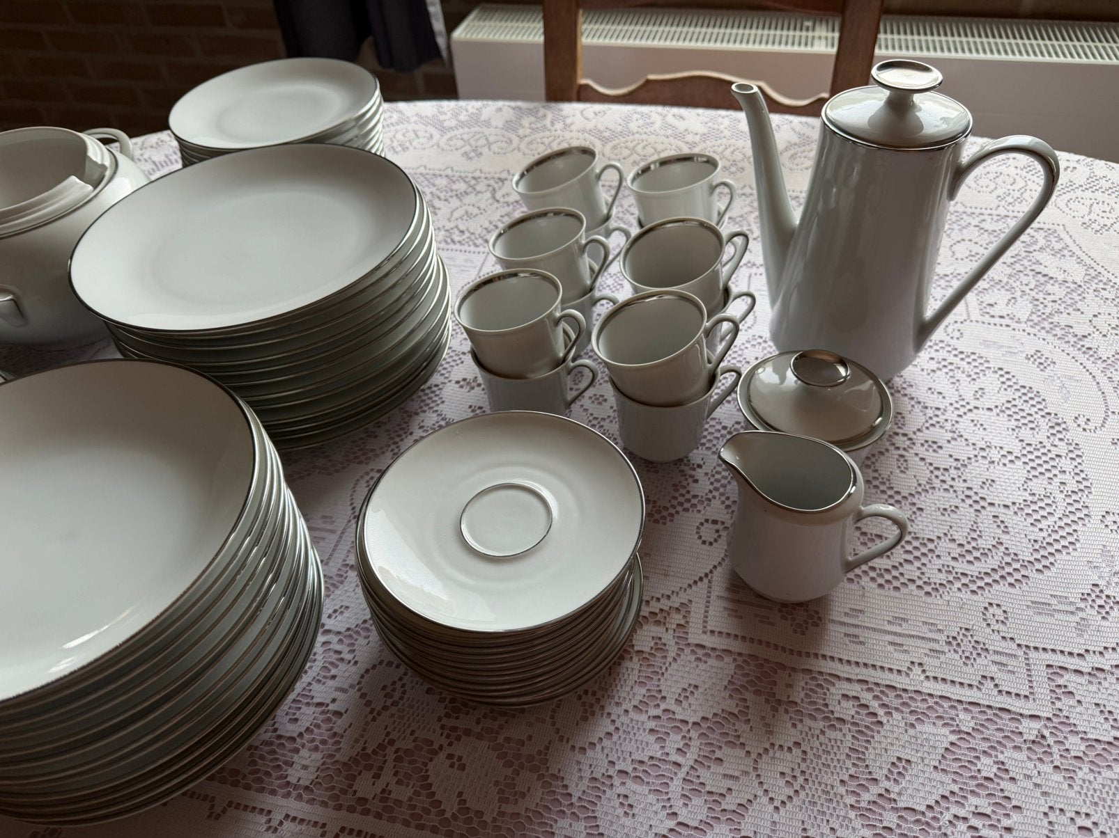 Eetsevervies en koffie servies 12 delig, Ophalen