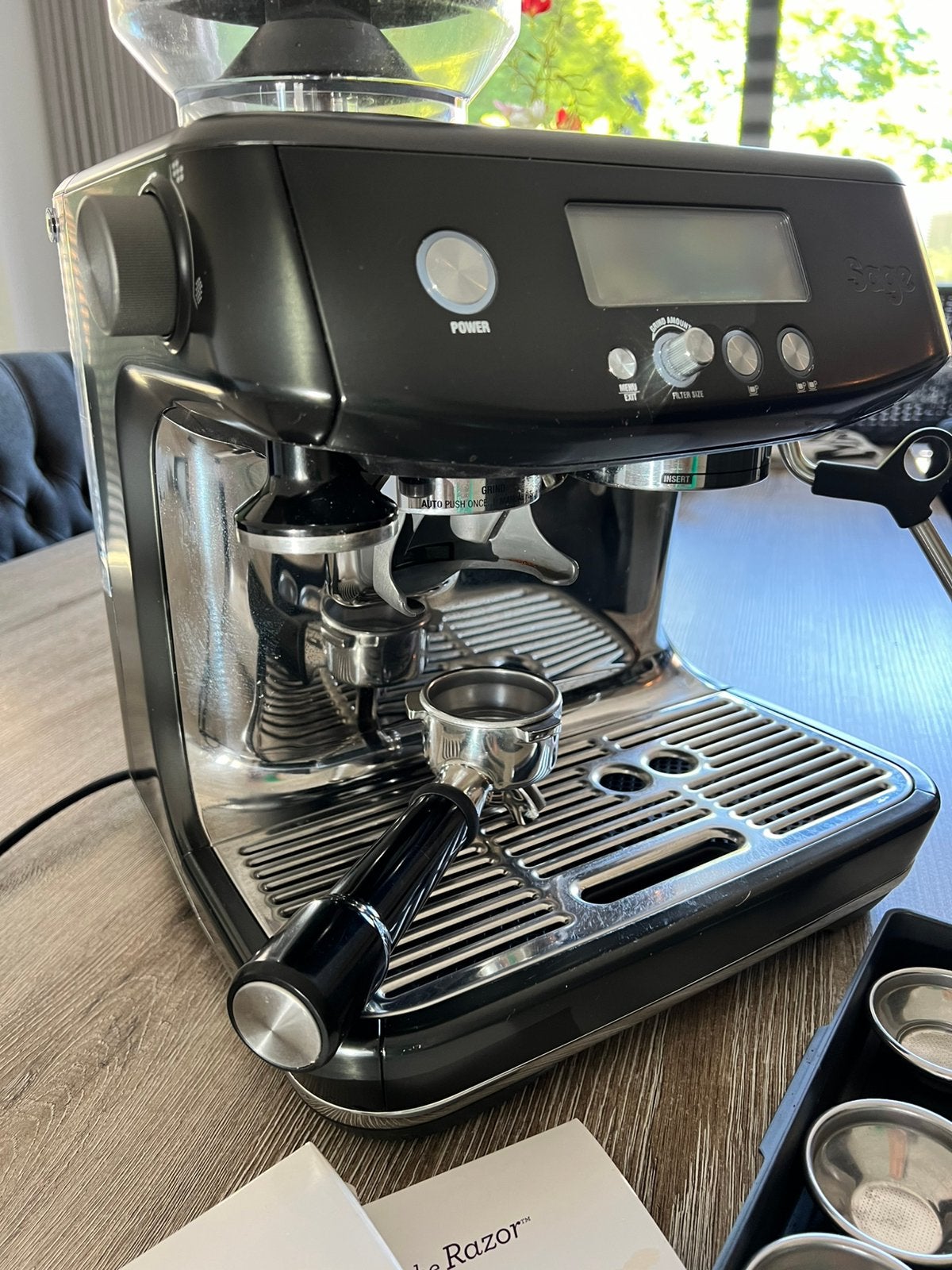 Sage the Barista Pro zwart, Electroménager, Cafetières, Machine à espresso, Réservoir d'eau amovible, Café en grains, 2 à 4 tasses