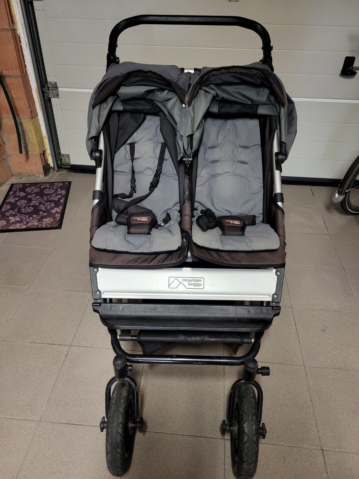 Poussette Buggy Mountain Duo noir/gris avec housse de pluie, Enlèvement, Utilisé, Autres marques, Modèle duo
