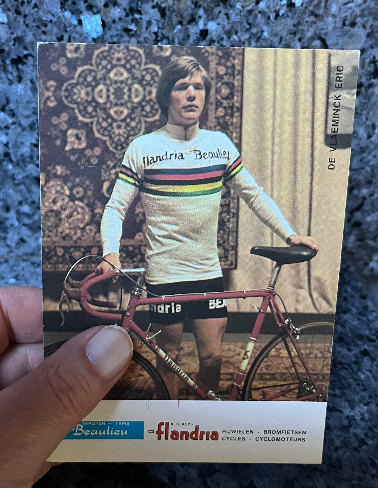 Le cycliste Eric De Vlaemick, champion du monde en Flandrie, Enlèvement, Comme neuf