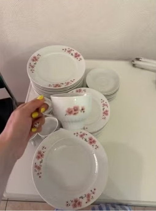 Service de vaisselle vintage de 52 pièces avec fleurs roses, Service complet, Vintage, Enlèvement, Utilisé