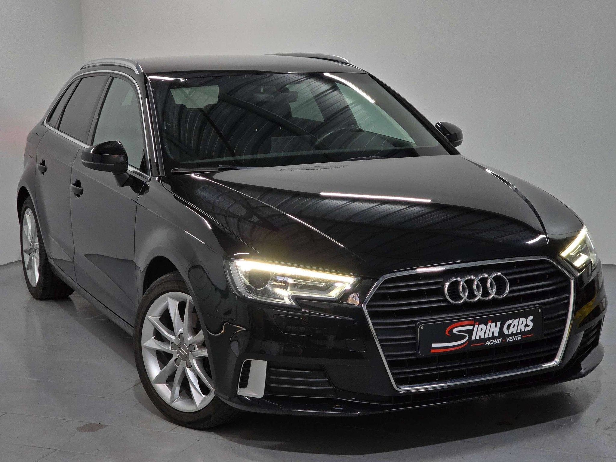 Audi A3 // RESERVEE //, Achat, Entreprise, 5 portes, https://public.car-pass.be/vhr/dbe5d9fa-7bcc-460e-a421-f89fb176d96e