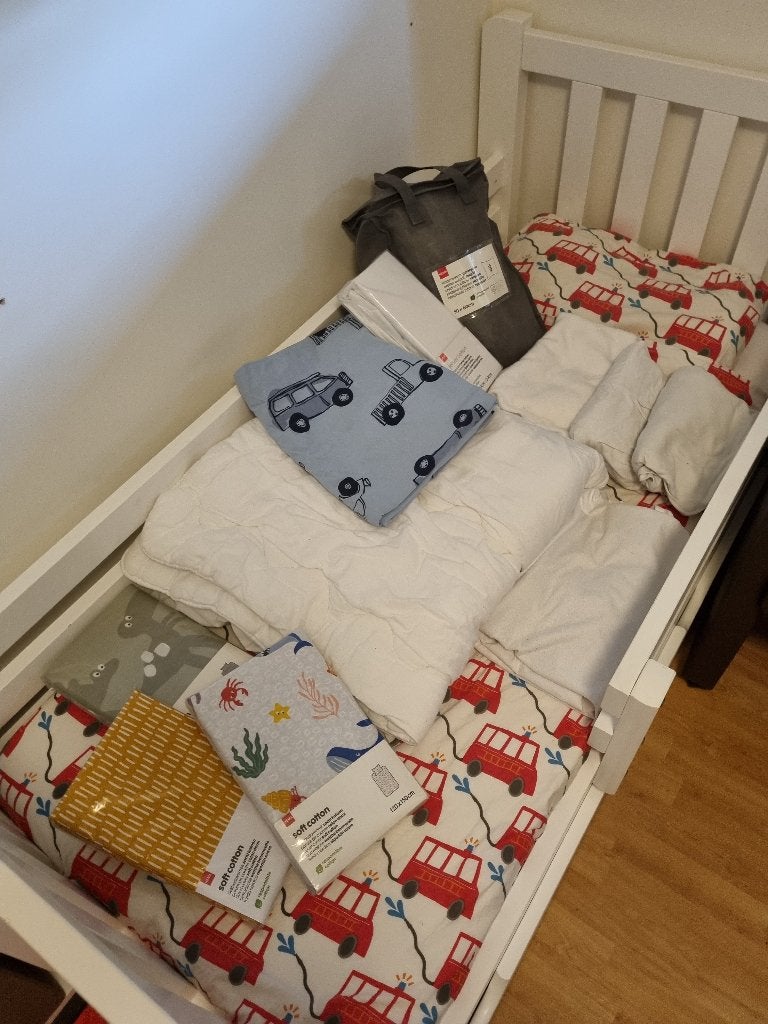 Peuterbed met bedladen, matras en beddengoed, Gebruikt, 70 tot 85 cm, 140 tot 160 cm, Ophalen