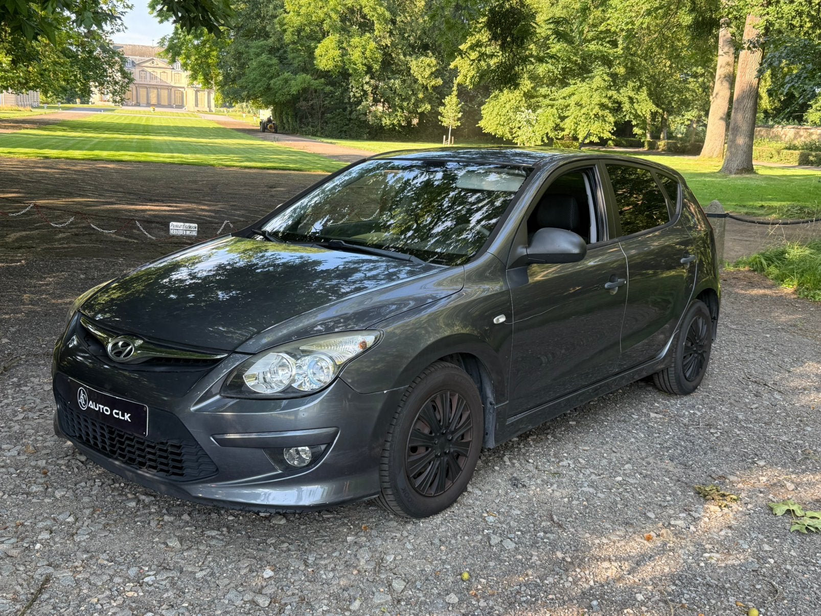 Hyundai i30 1.4i ESSENCE Gps Camera Bluetooth Euro 5 LEZ ok, Autos, Achat, Entretenue par le concessionnaire, Noir, 5 portes
