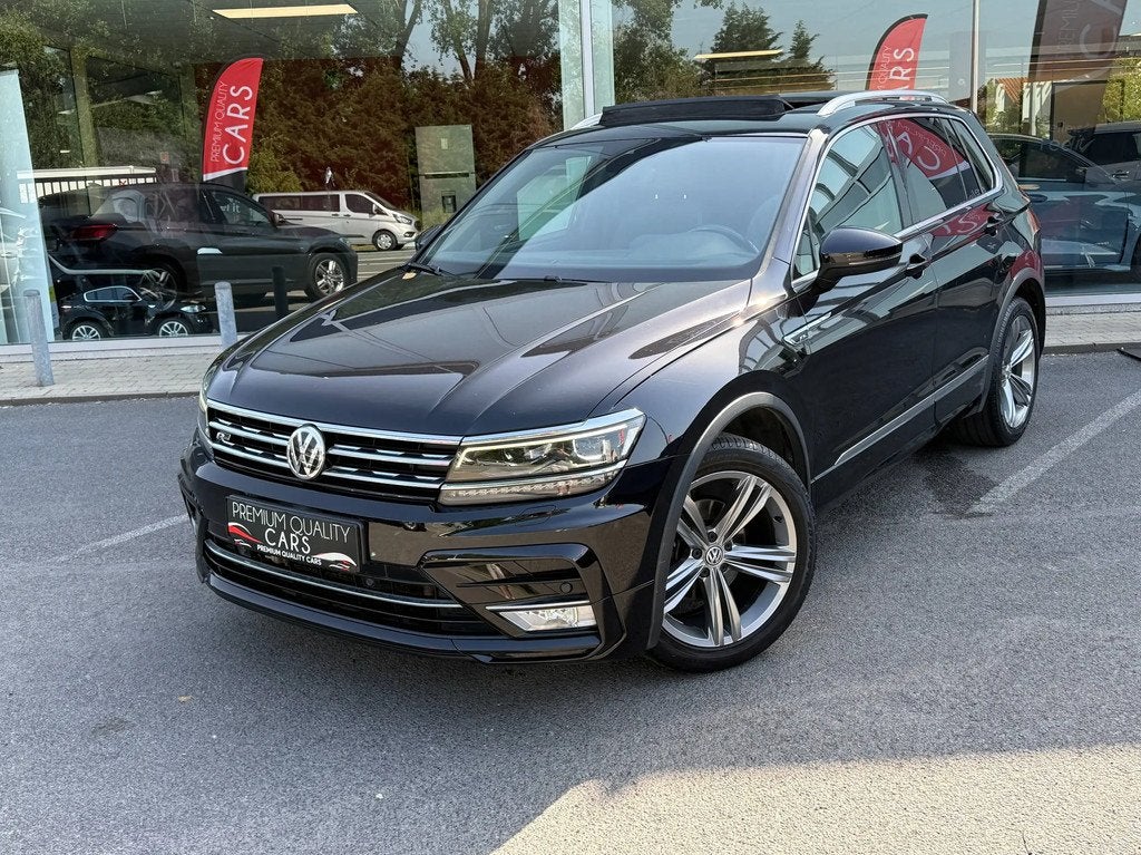 Volkswagen Tiguan R-LINE / PANORAMISCH DAK / ADAPTIVE CRUISE, Automaat, Gebruikt, 4 cilinders, Leder en Stof
