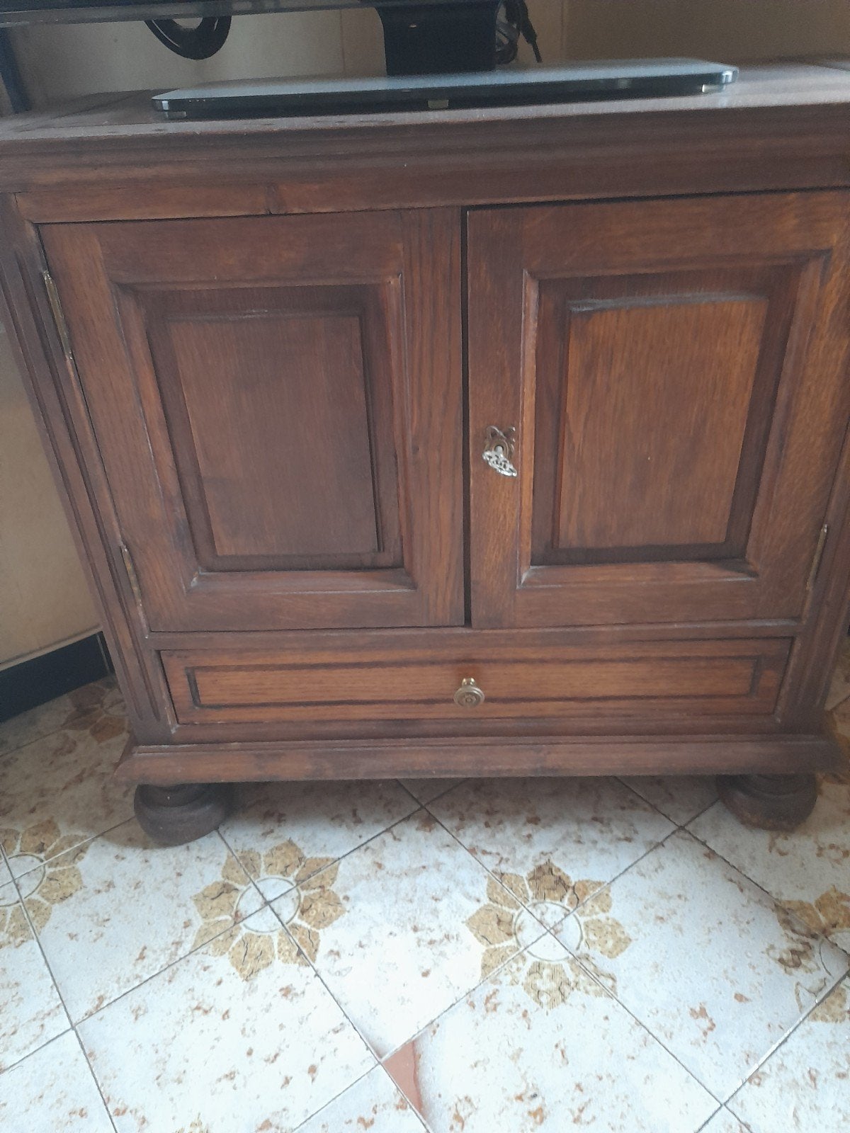 Kleine TV kast te koop, Ophalen