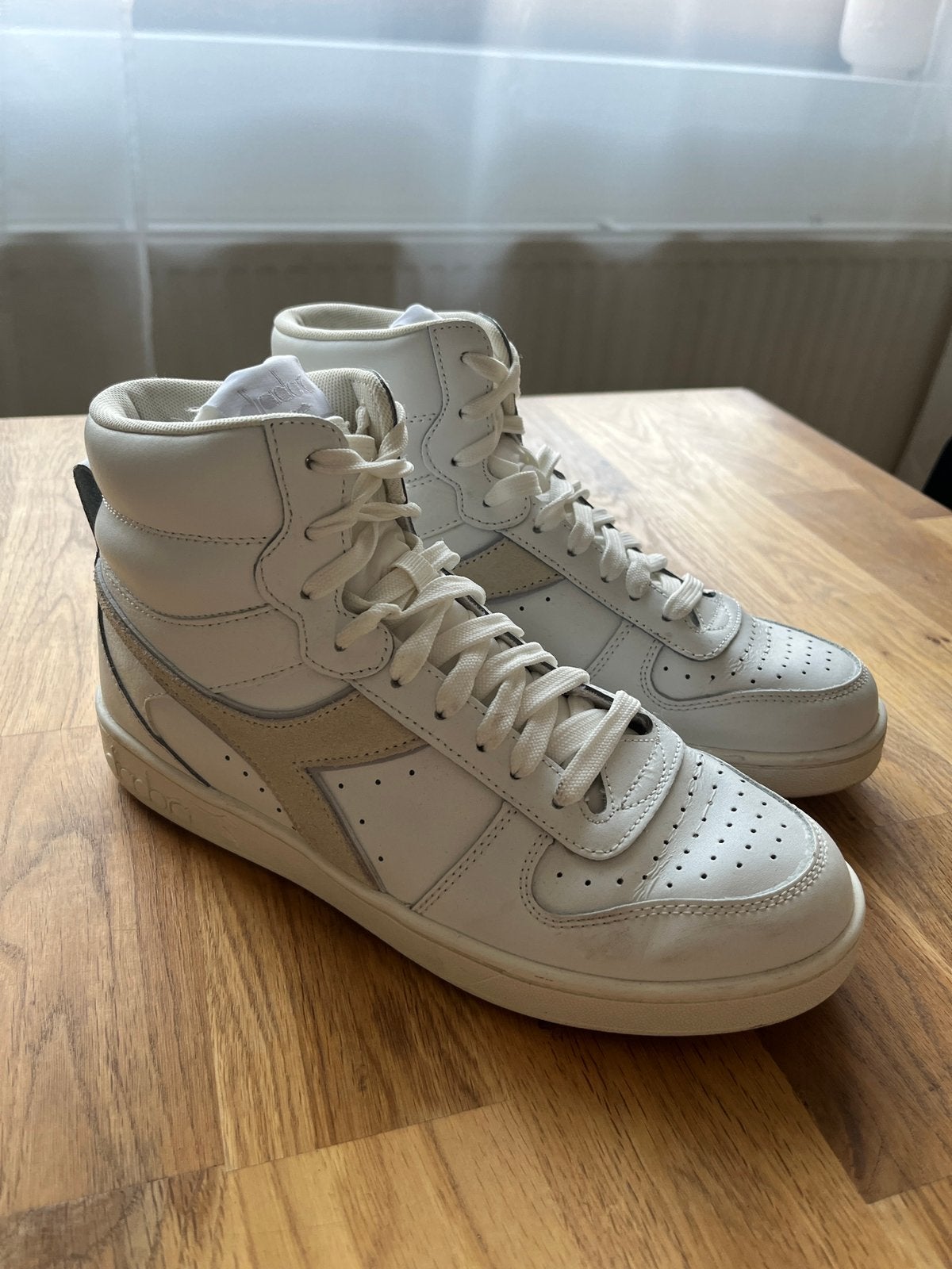 Diadora sneakers maat 39, Ophalen, Wit, Zo goed als nieuw, Sneakers