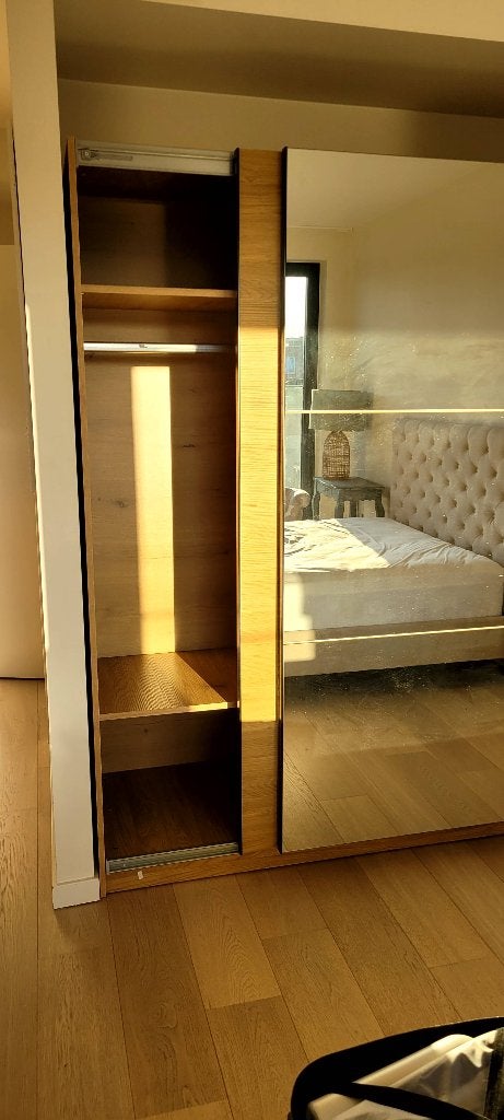 Armoire RABERG 200x200 a/miroir coloris chêne chaud, Neuf, 150 à 200 cm, Enlèvement, Scandinave
