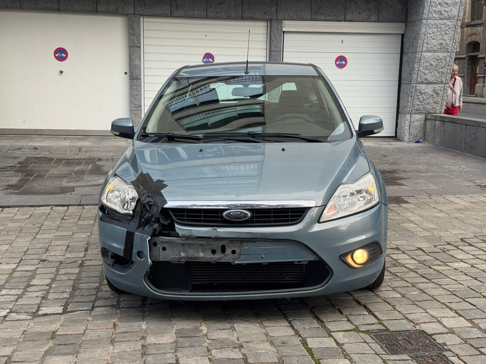 Ford focus 1.6tdci EURO4 240.000km / 2010, Autos, Focus, Argent ou Gris, Boîte manuelle, Noir