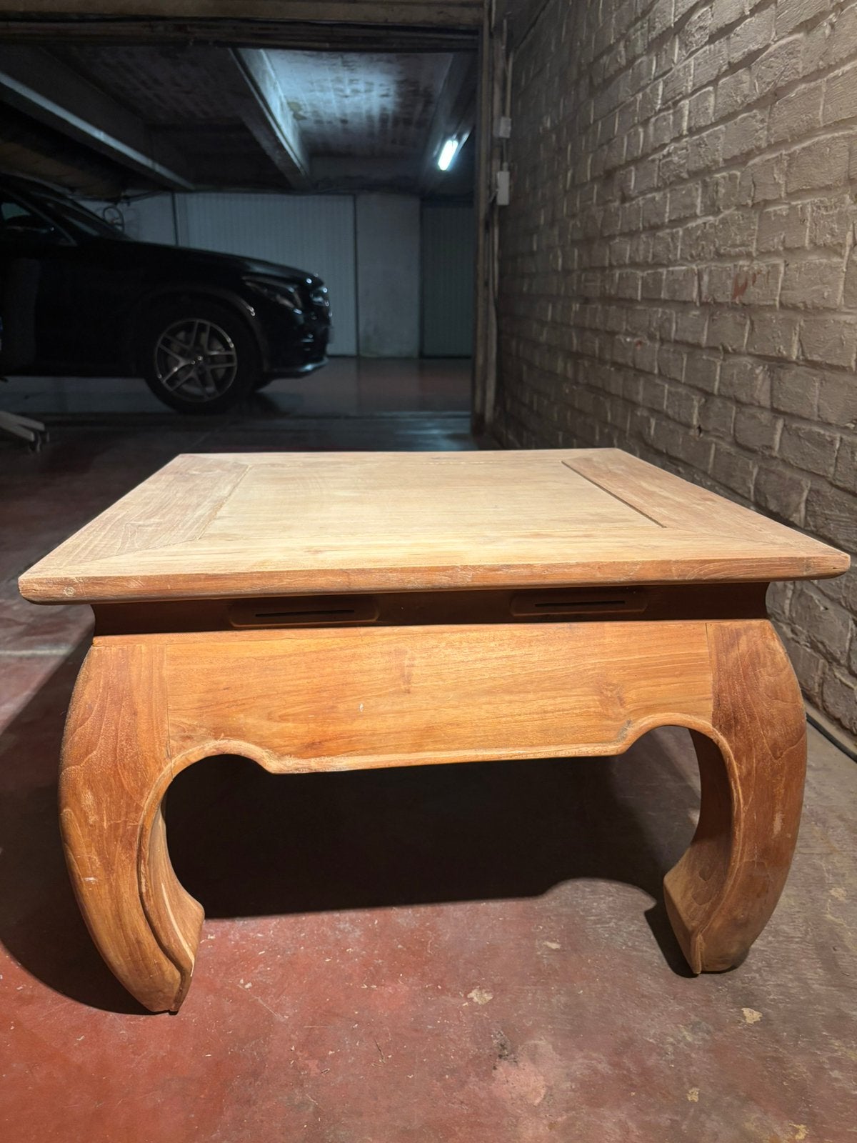 Belle table à opium en teck juste poncée, Enlèvement