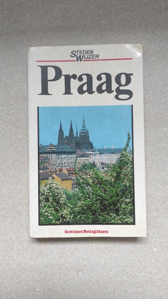 Stedenwijzer Praag, Europa, Ophalen of Verzenden, Reisgids of -boek, Pavel Kohout
