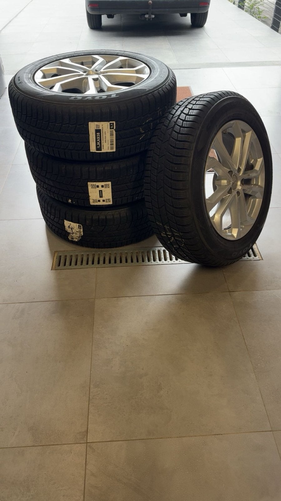 Lot de 4 roues Toyo Snowprox S954 + Jantes Dezent, Pneus hiver, Enlèvement, Pneu(s), 18 pouces