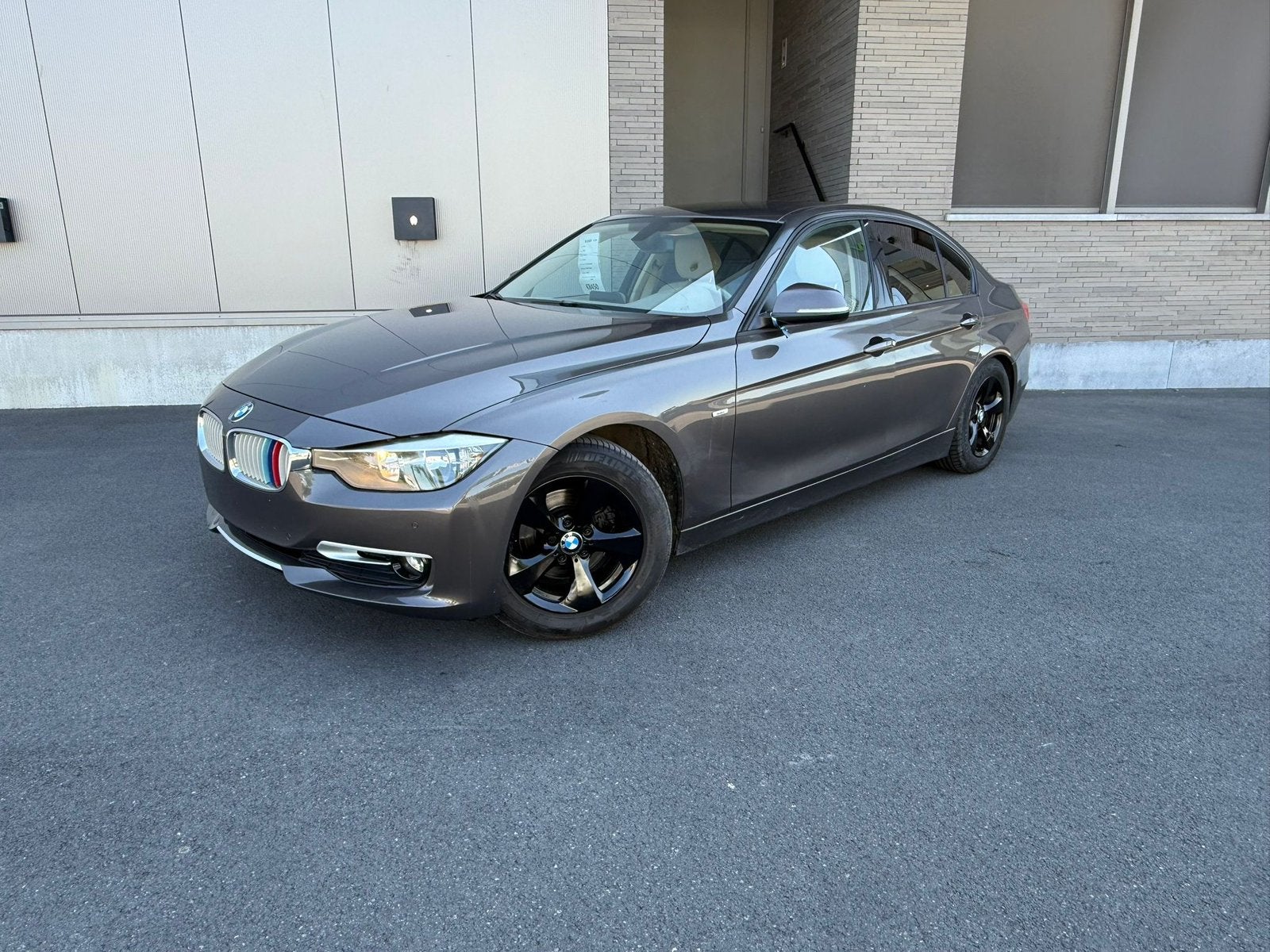 BMW 320d 2012 | 2.0 Diesel | 176 000 km, Autos, BMW, Entreprise, Achat, Série 3, Air conditionné, Cruise Control, Capteur de stationnement