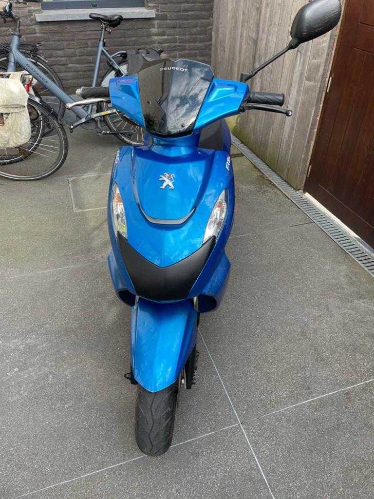 Kisbee rs, Fietsen en Brommers, Scooters | Peugeot, Zo goed als nieuw, Ophalen