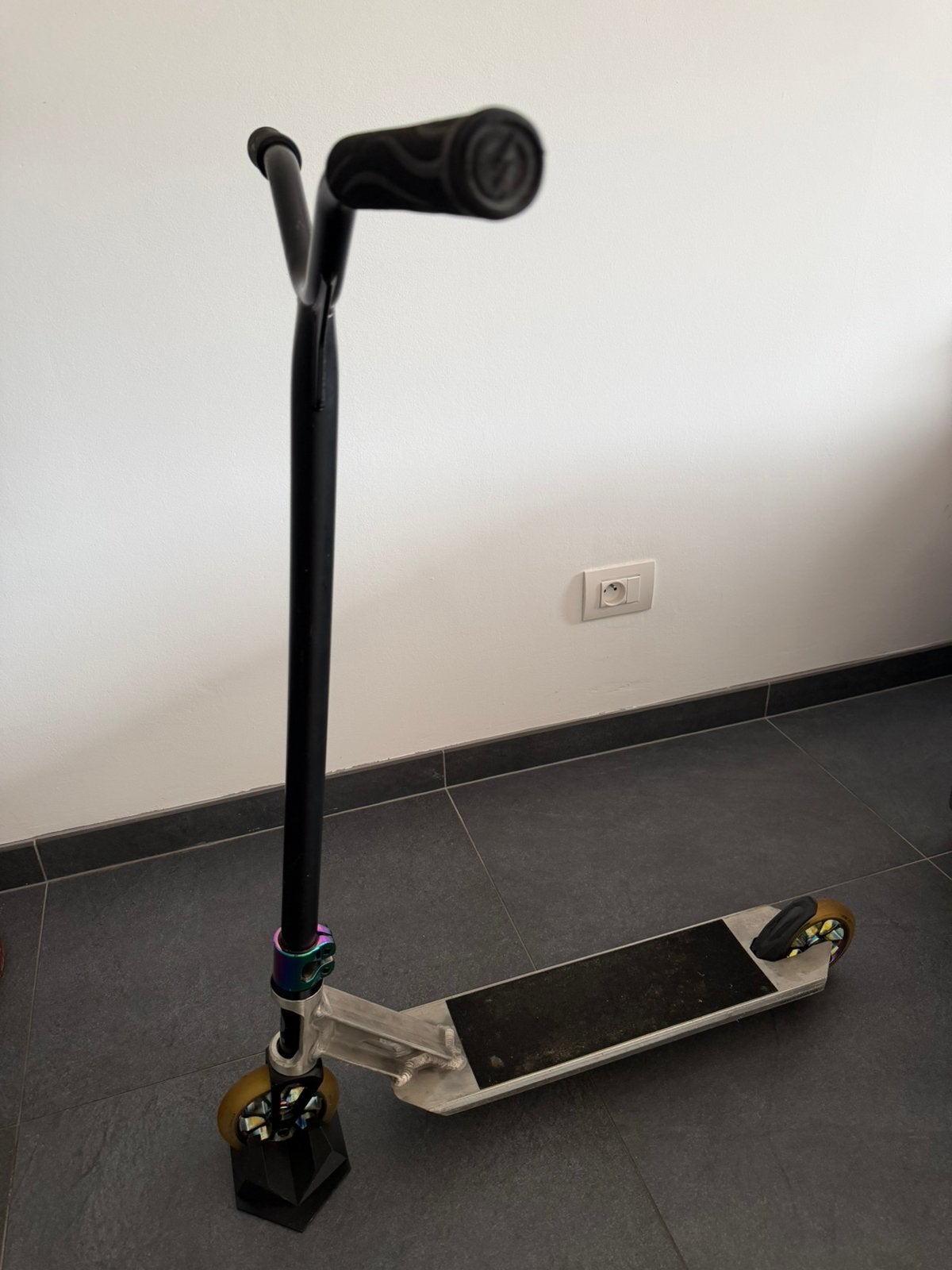 Oxelo MF3.6 V5 stuntstep — 120 mm neochrome + peg, Ophalen, Gebruikt
