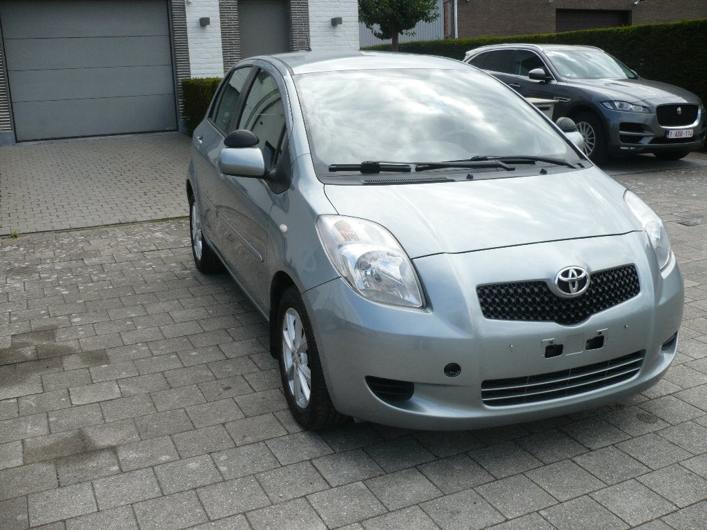 Yaris Toyota 1.3 essence très bon état, quelques kilomètres., Achat, Boîte manuelle, 1300 cm³, Particulier