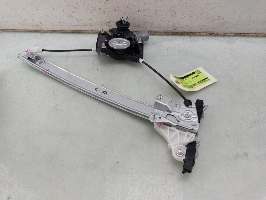 VITRE MECANISME AVANT DROIT Toyota Yaris Cross (PB1 / PJ1), DENSO EUROPE B.V., Info@denso.nl, Toyota, Utilisé