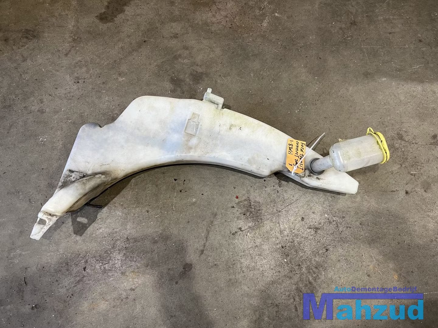 FORD TRANSIT CONNECT ruitensproeiertank reservoir 2002-2012, Info@ford.com, Ford Motor Company, American Road 1
48126  Dearborn