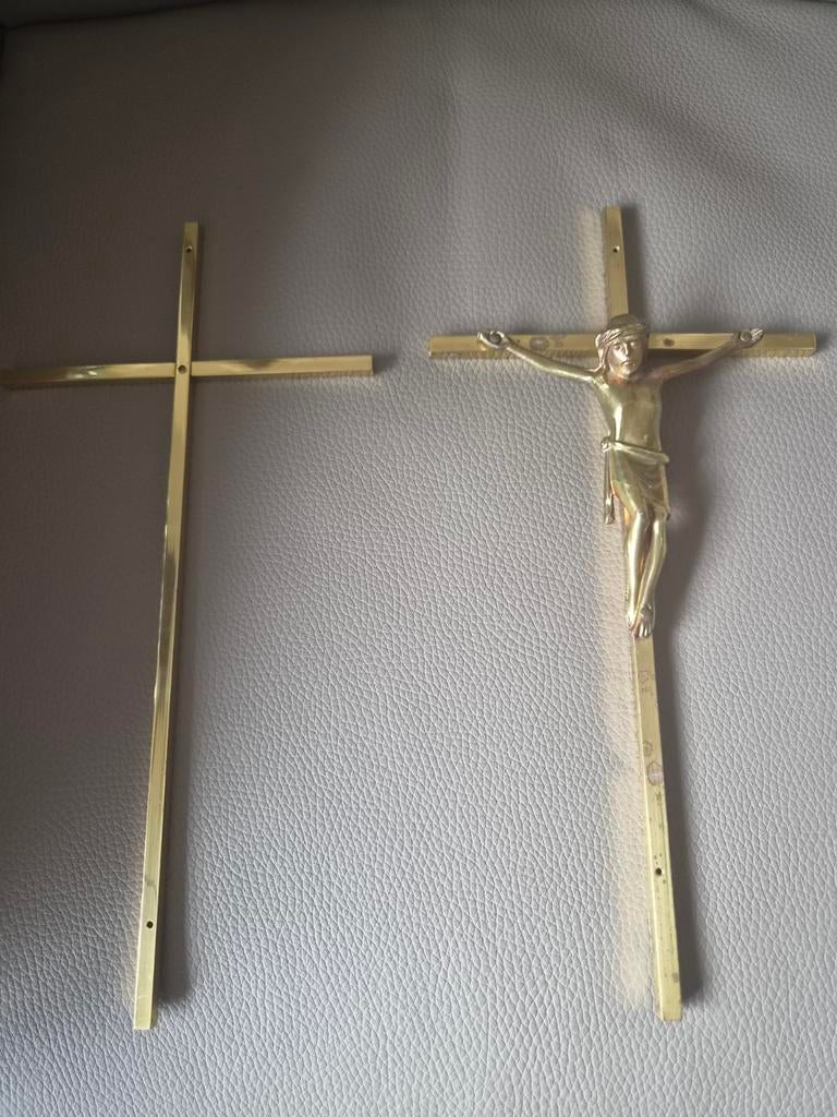 2 crucifix en cuivre, Enlèvement ou Envoi