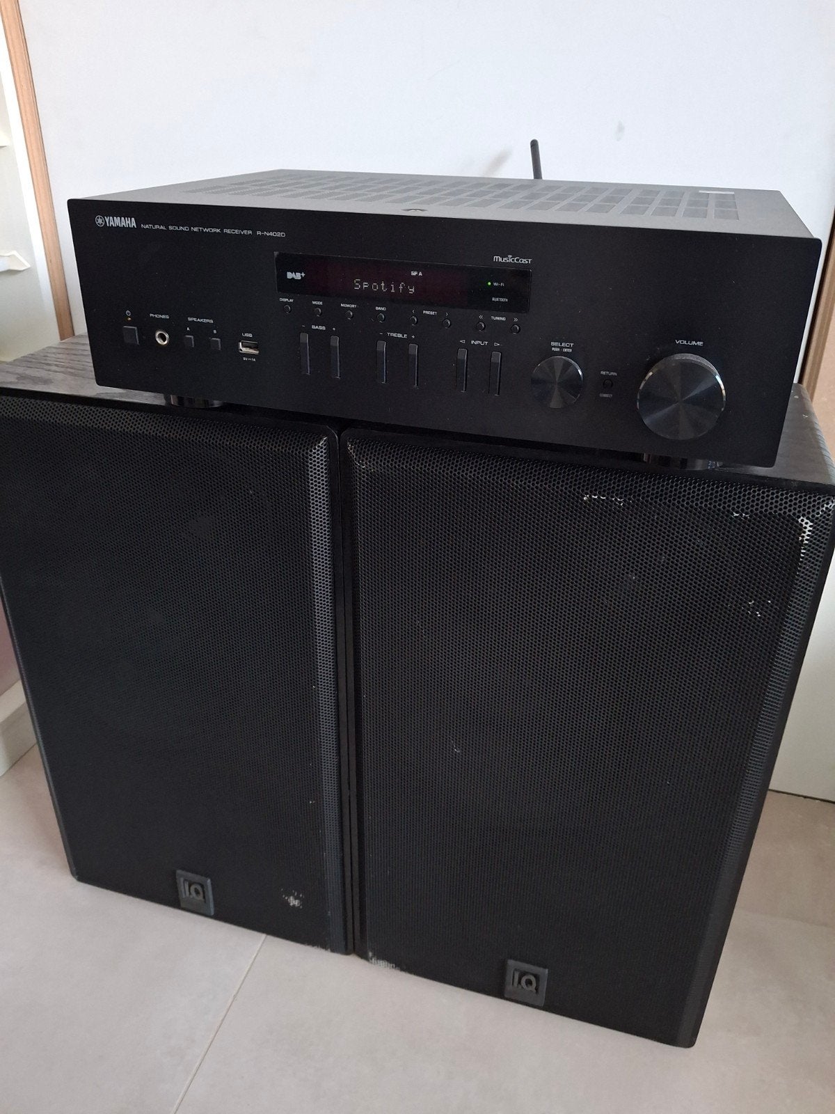 Yamaha MusicCast R-N402D + I.Q. AL 3, Ophalen, Yamaha, Zo goed als nieuw, 60 tot 120 watt