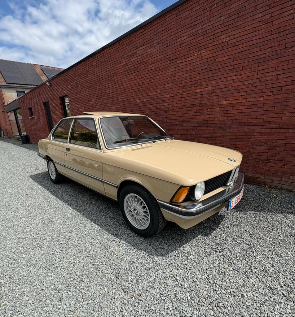 Bmw e21 315i oldtimer in nette staat incl. Keuring, Auto's, BMW, Particulier, 3 Reeks, Radio, Benzine, Coupé, Handgeschakeld, Beige