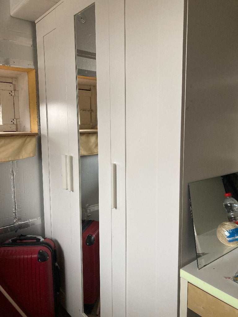 Armoire Ikea avec miroir, Maison & Meubles, Autres essences de bois, 100 à 150 cm, Utilisé, Avec porte(s)