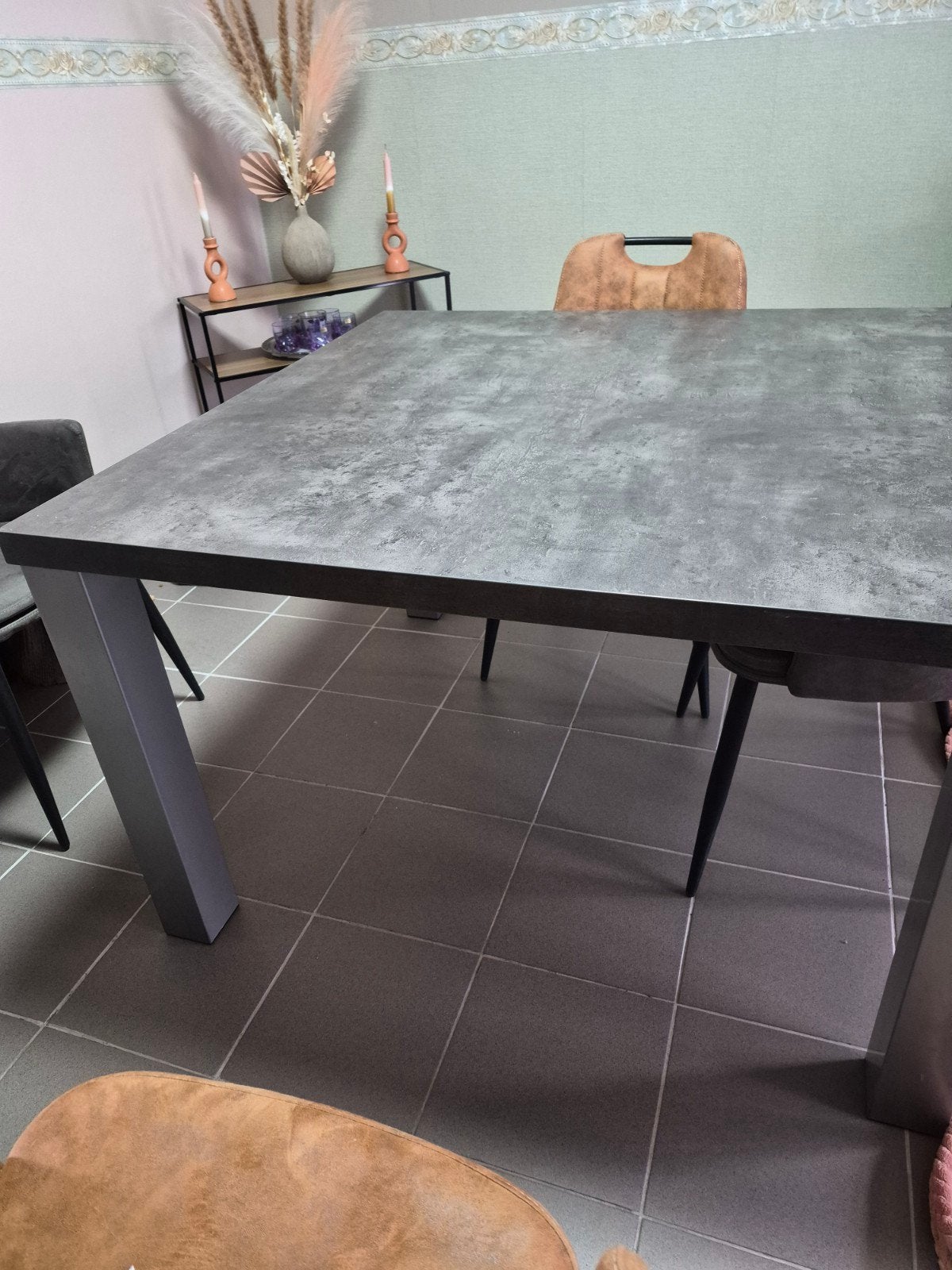 Vierkante tafel, Ophalen