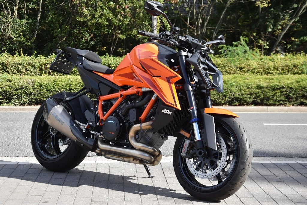 KTM - 1390 SUPERDUKE EVO - NIEUW - 0 KMS Superdeal, Motoren, 2 cilinders, Nieuw, Motorrijbewijs A, Handvatverwarming