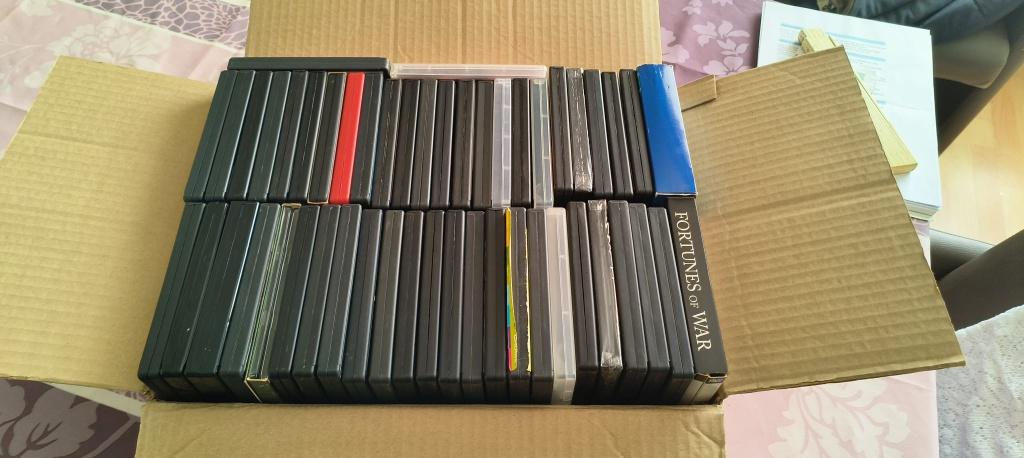 250 verschillende DVDs (1 pakket), Cd's en Dvd's, Alle leeftijden, Ophalen, Gebruikt