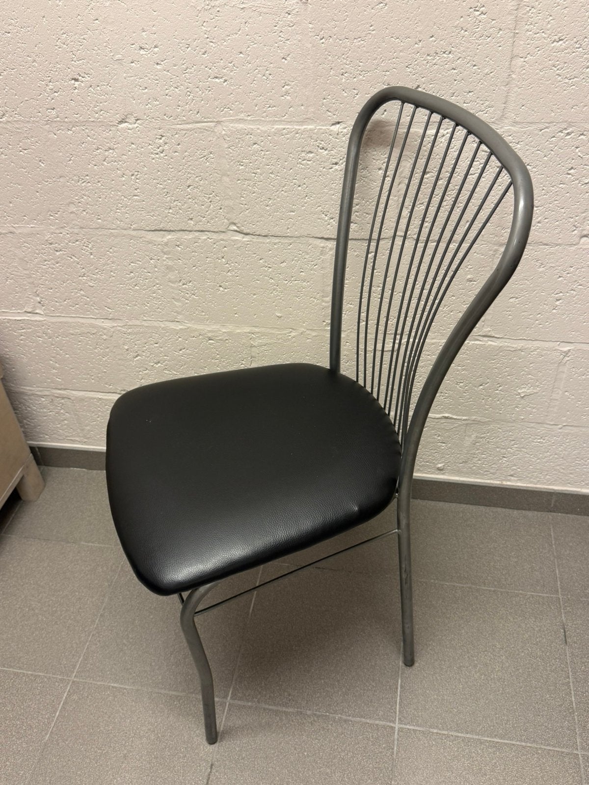 4 Keukenstoelen voor 45 euro, Huis en Inrichting, Ophalen, Gebruikt, Zwart, Vier