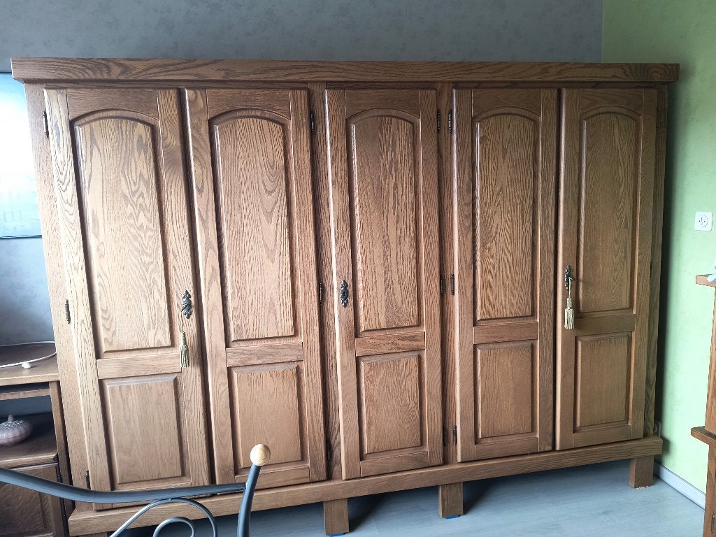Armoire en bois — 250 x 188 x 57, 200 cm ou plus, Utilisé, Avec porte(s), 50 à 75 cm