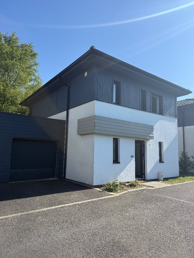 MAISON HENIN BEAUMONT (FRANKRIJK), France, 97 m², Tot 200 m², Vrijstaande woning