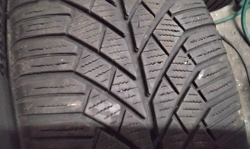Banden 215 55 16 zijn 2 voor 50 of 4 voor 100 eur geplaatst, Auto-onderdelen, Ophalen, 215 mm, 16 inch, Band(en)