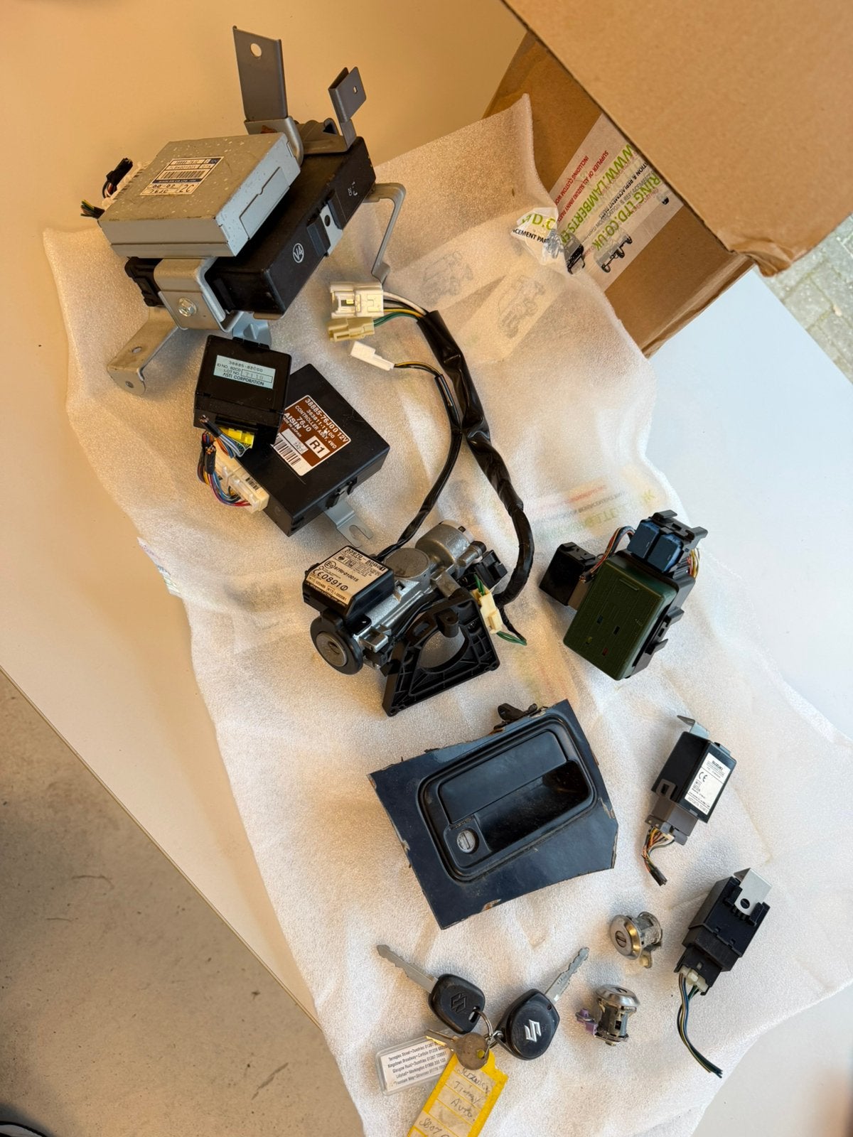 Suzuki Jimny complete ECU start slot module set + sleutels, Auto-onderdelen, Ophalen of Verzenden, Gebruikt, Suzuki
