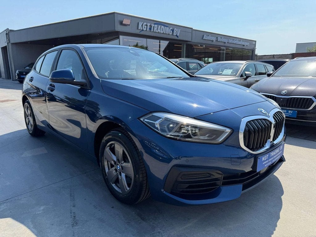 BMW 1 Serie 116 iA AUTOMAAT FULL LED NAVIGATIE LEDER SPORTZE, 116 g/km, 1 Reeks, Gebruikt, Blauw