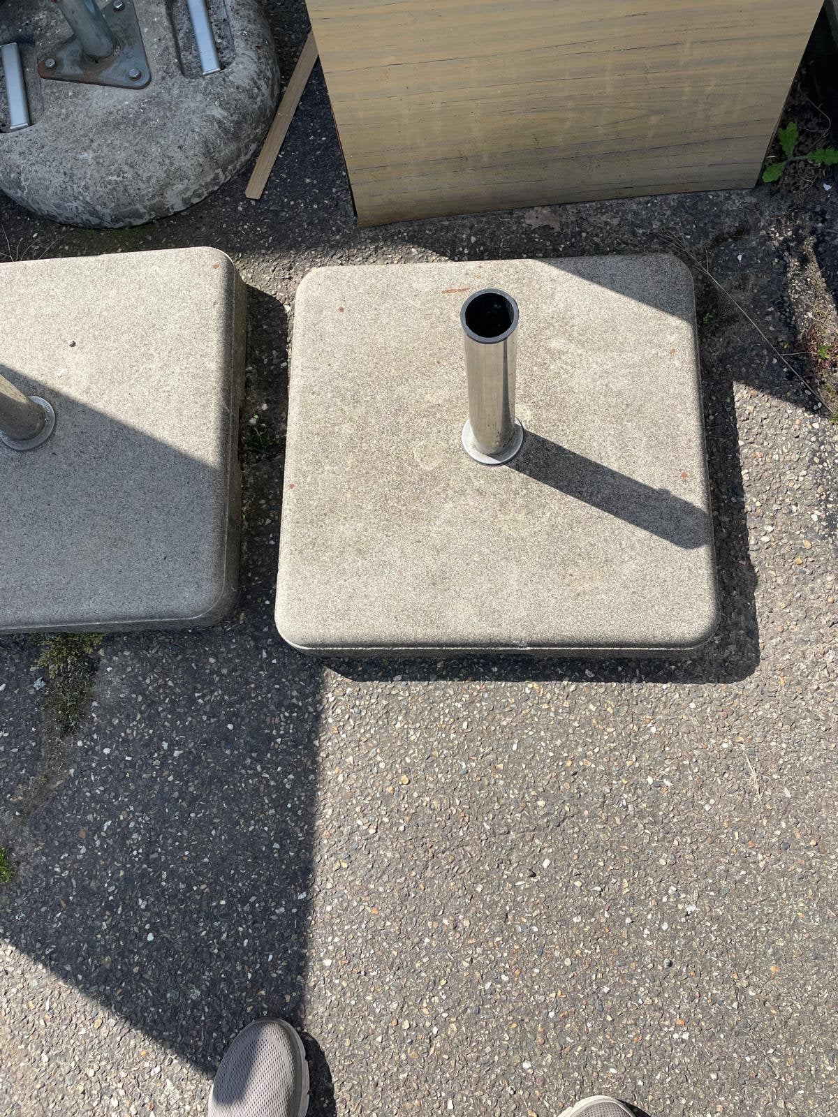 Zware parasolvoeten 60x60 cm beton/inox, Ophalen, Zo goed als nieuw, Minder dan 1 meter, Parasolvoet