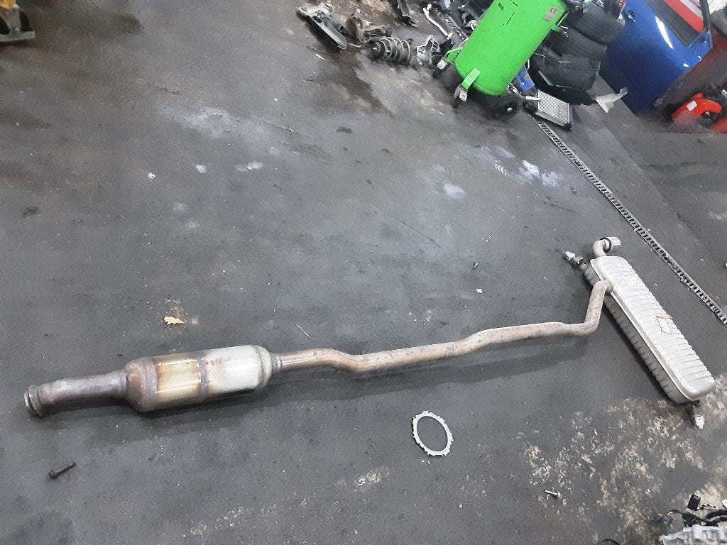 UITLAAT COMPLEET BMW 1 serie (F40) (01-2019/-) (8690794), Gebruikt, Mevr. I. Hauben, BMW, Rue de l'Espoir 34 34
4030  GRIVEGNÉE, BE