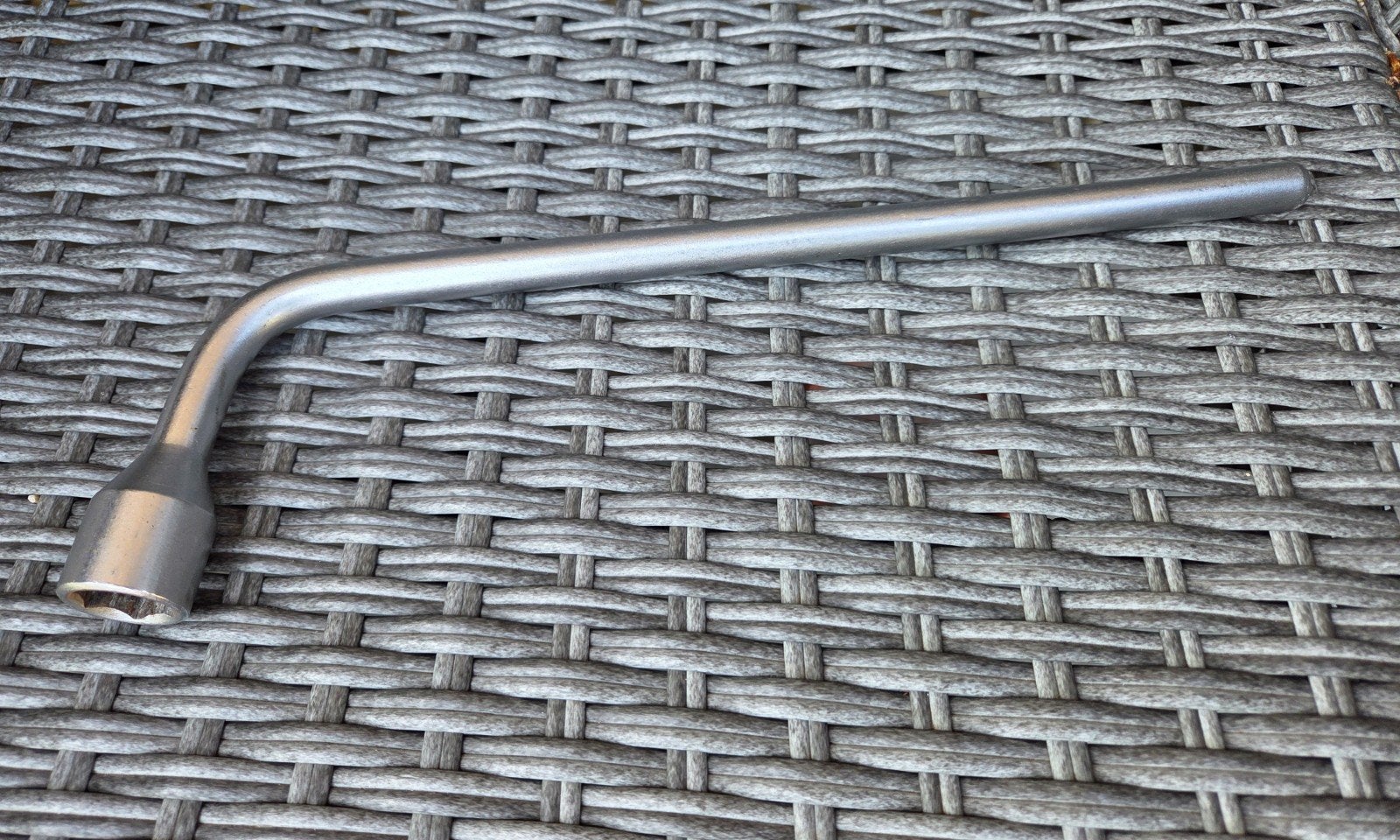 Mercedes dopsleutel / Wielsleutel, Auto diversen, Autogereedschap, Ophalen of Verzenden, Zo goed als nieuw