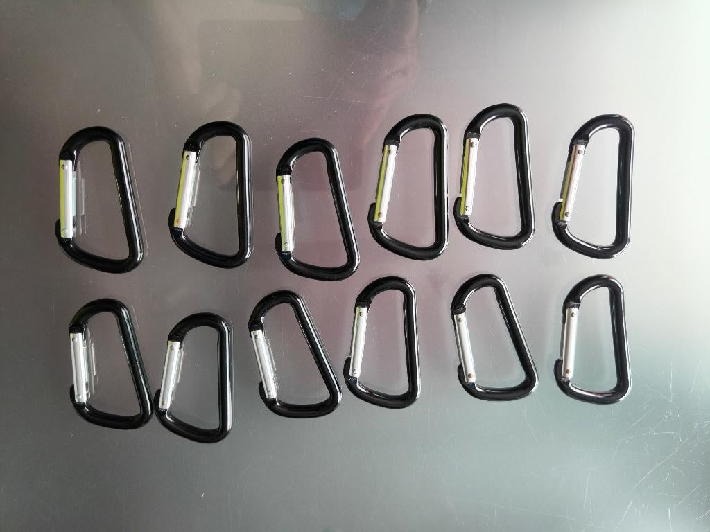 12 mousquetons (neufs), Enlèvement, Neuf