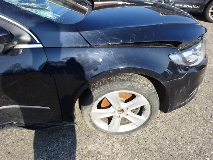 Aile avant droite d'un Volkswagen Passat (LC9X), Autos : Pièces & Accessoires, Carrosserie & Tôlerie, Volkswagen, Utilisé, 3 mois de garantie