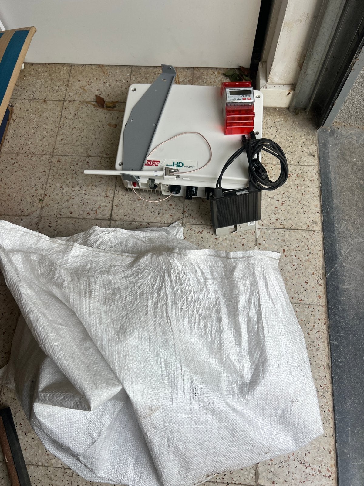 Solaredge HD Wave SE5000h met 25 optimisers en energiemeter, Ophalen, Zo goed als nieuw