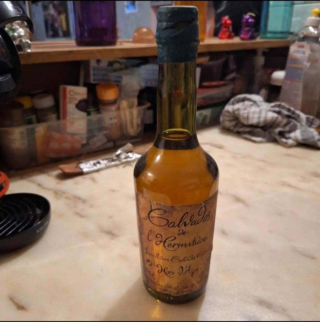 Alcool, Collections, Enlèvement