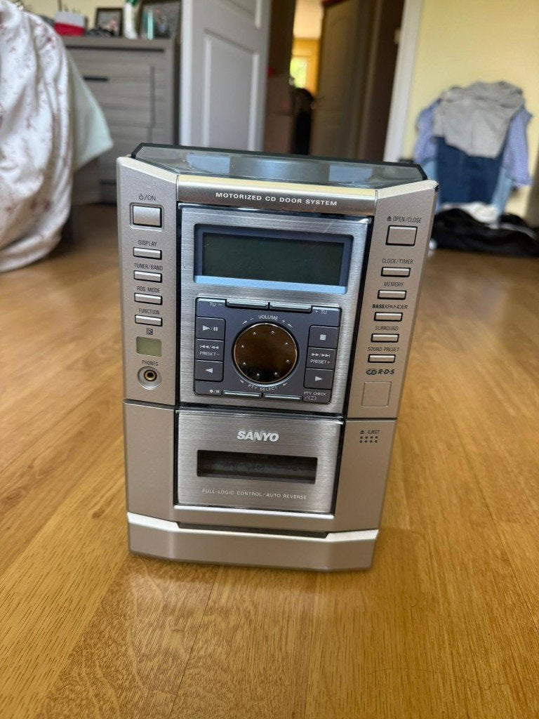 Mini-chaîne Sanyo, Enlèvement, Comme neuf, Radio, Avec lecteur de CD